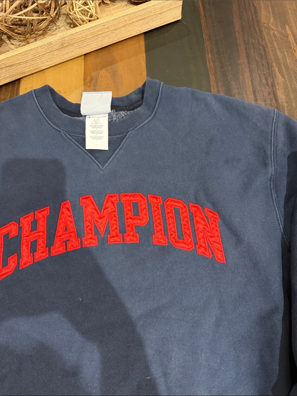 Champion sweatshirt Large - Picture 4 of 8